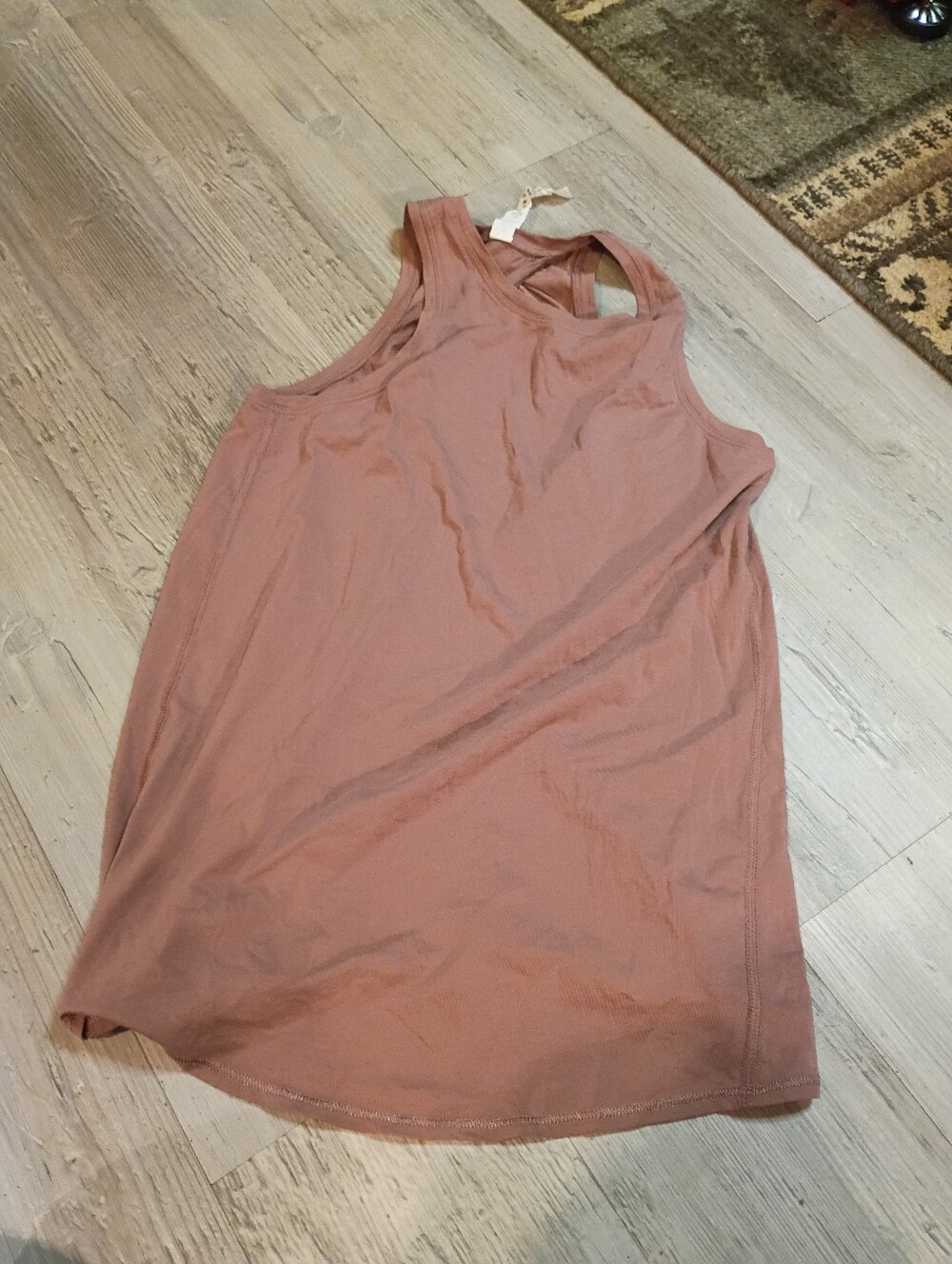 Lululemon - Picture 2 of 6